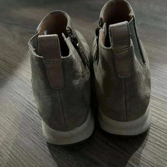 Clarks Gray Ankle Boots - Picture 6 of 7